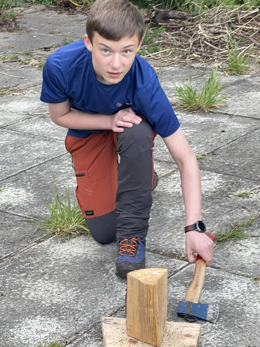 10thWidnes's tweet photo. Scouts out doing knife axe and saw earning there permits so they can use them on camps! https://t.co/wK13l2ohnW
