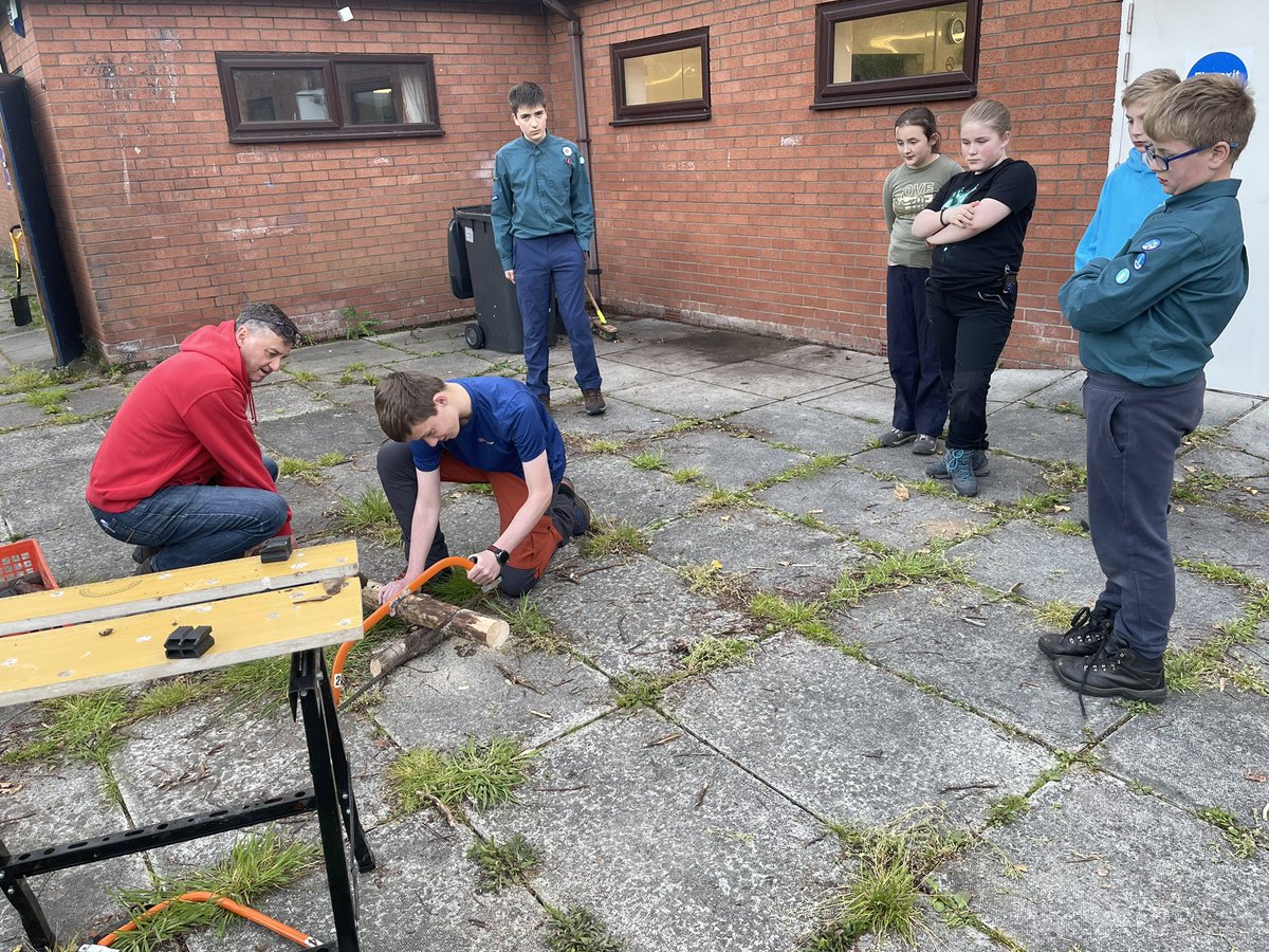 10thWidnes's tweet photo. Scouts out doing knife axe and saw earning there permits so they can use them on camps! https://t.co/wK13l2ohnW