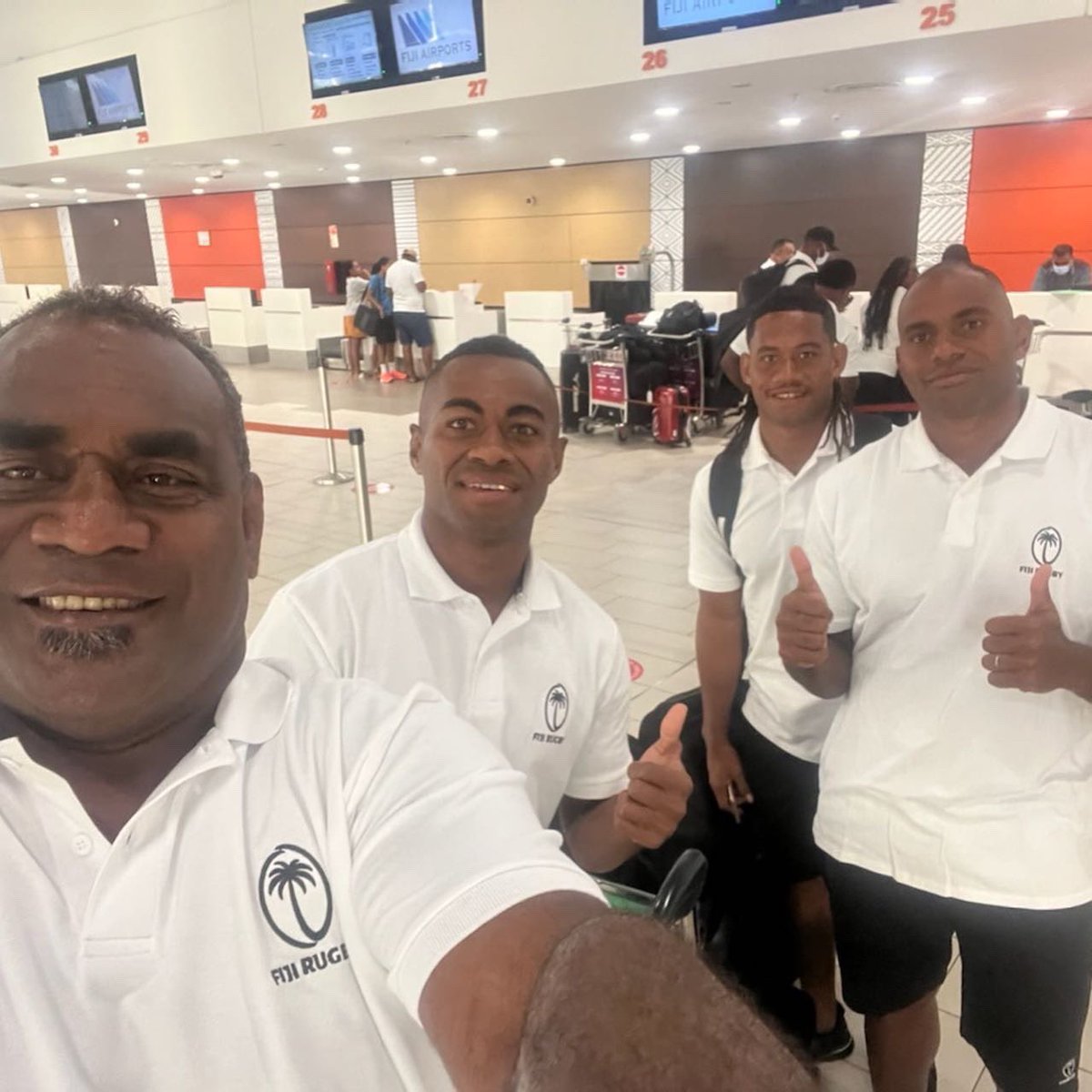 ViliSatala's tweet photo. Sa gole Qo #TeamFiji! Travelling @FijiAirways to the @WorldRugby7s #Rugby7sEuropeanLeg! Vinaka na #veilomani! On to London and Toulouse! #FijiRugby @fijirugby #FijiRugby7s #FlyLikeAFijian https://t.co/hGX7B3iouY