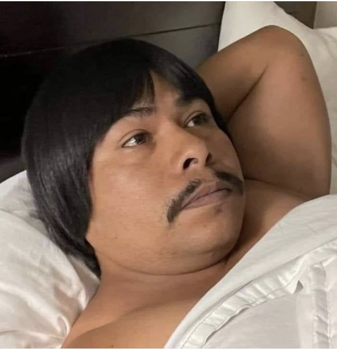 Ad0lfoJr's tweet photo. Eu pensado  se vou trabalhar ou se vivo da minha beleza🧐 https://t.co/vCzGwlqrV8