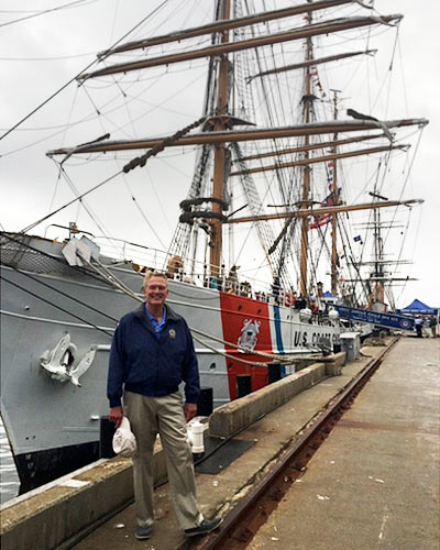FriendsofNobska's tweet photo. NEW DATE!  Join us Tuesday, May 24th for a virtual meet and greet with Captain W. Russell Webster as he discusses his time at Nobska Light and his new book, The Tragic Sinking of Gloucester’s Patriot. Registration information found here: https://t.co/82MRq27uHr https://t.co/QfwMY4CcSm
