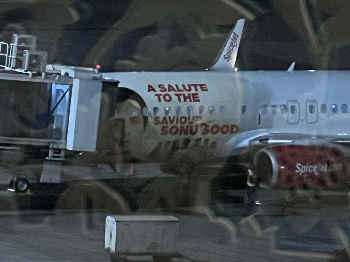 ActorMadhavan's tweet photo. @SonuSood .. such a tribute to you bro.. so well deserved and lovely gesture by @flyspicejet . https://t.co/vzOFNpGeTB