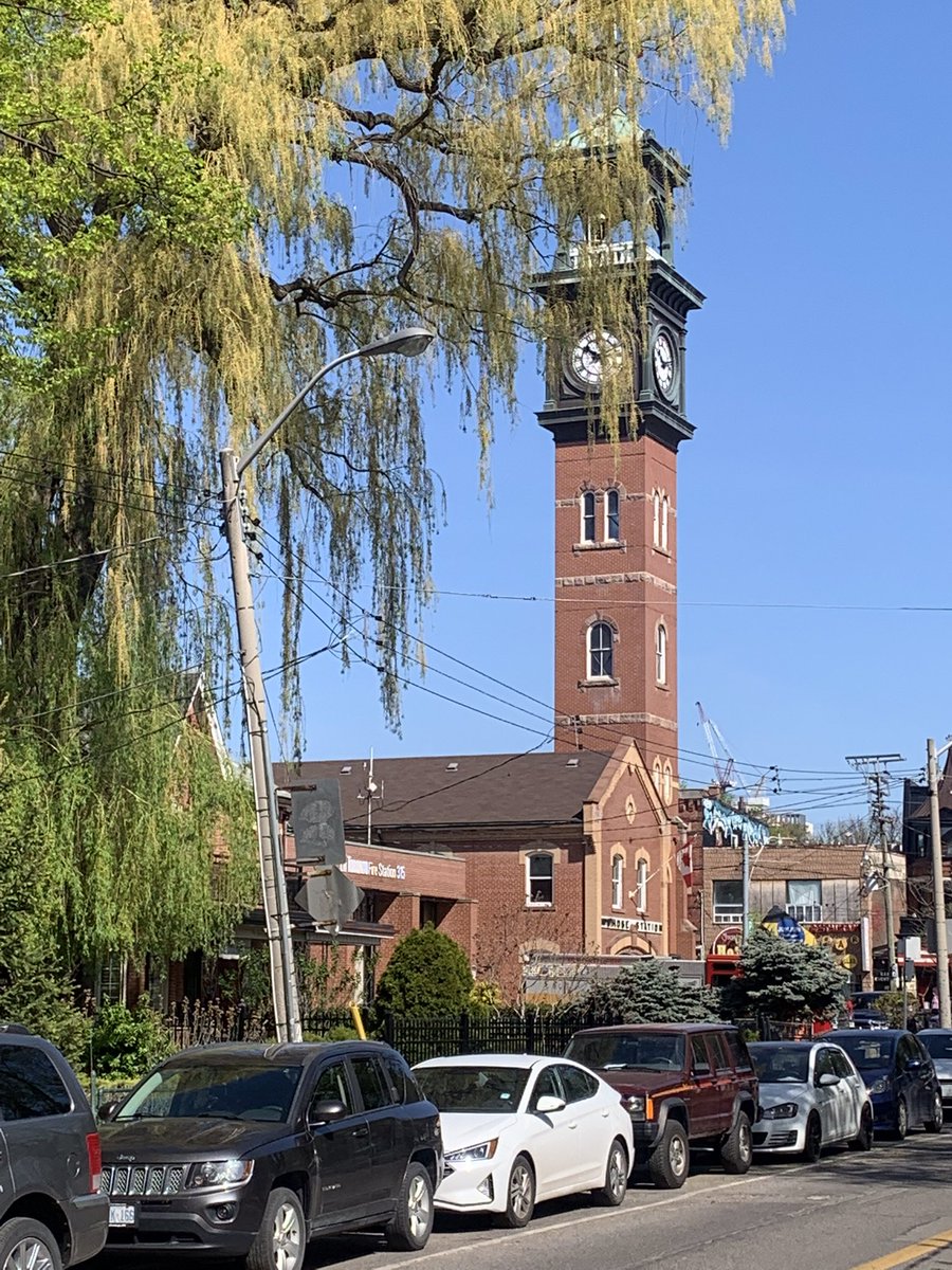 Great day to continue our learning with a walk through Kensington Market and a visit to the Historic Kiever Synagogue.