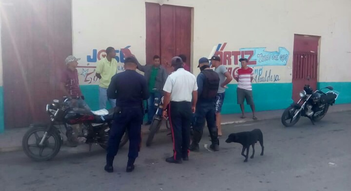 poliguarico15's tweet image. #13May|| En el marco de la Gran Misión @cuadrantdpaz se realiza Patrullaje Motorizado por diferentes sectores del Mpio. Ortiz, con el chequeo por SIIPOL de vehículos, motos y personas, brindando seguridad a todos los Habitantes de ese Municipio.
#VenezuelaInnova
#CCP2