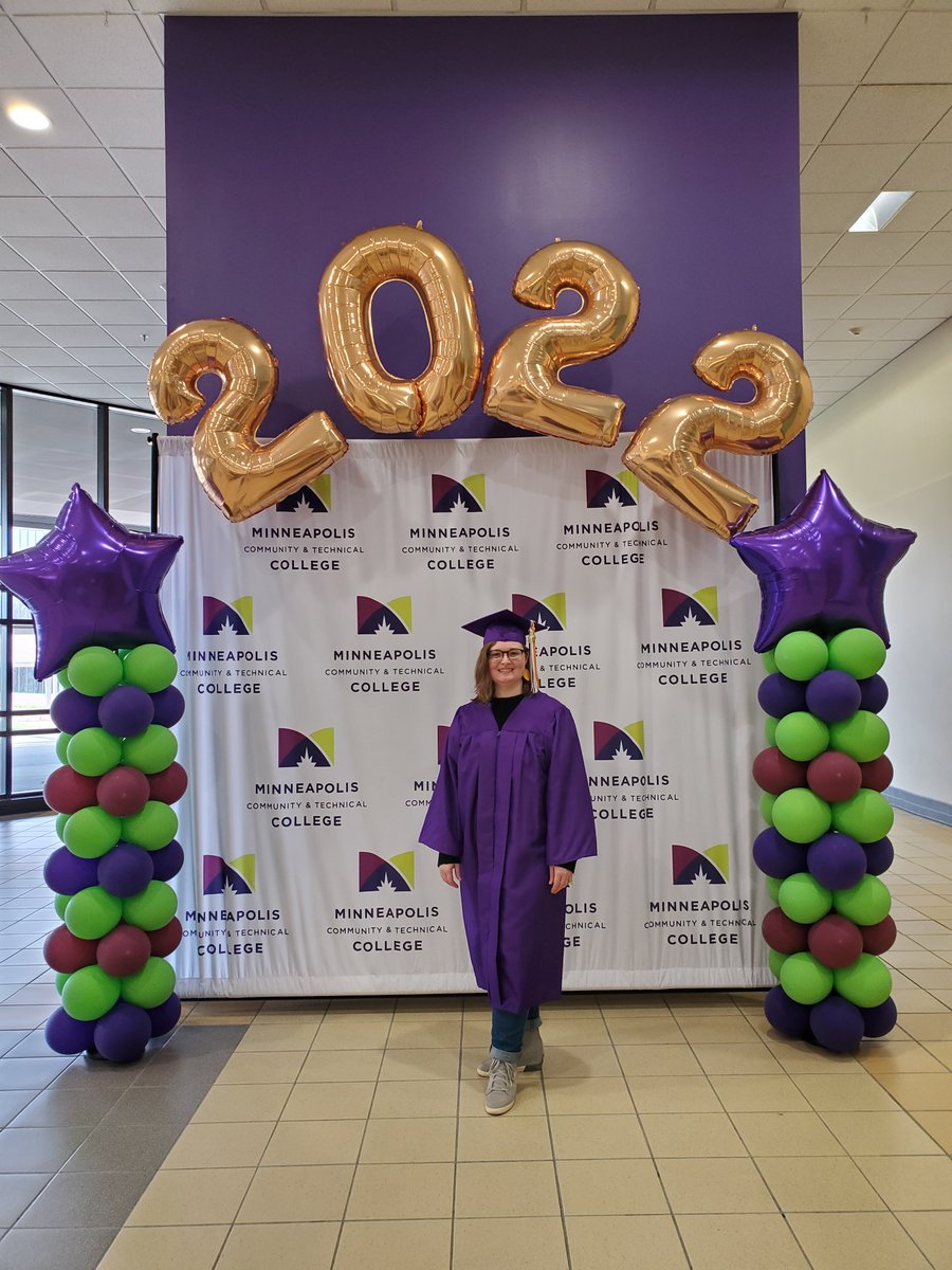 MCTC_Library's tweet photo. Congratulations to all of our 2022 Library &amp; Information Technology program (taught by @MCTC_Library faculty) graduates, including Tonya Goettl, who is pictured here! #Classof2022 #MplsGrad2022 #MplsLITGrad2022 https://t.co/Vom6Okg5KK