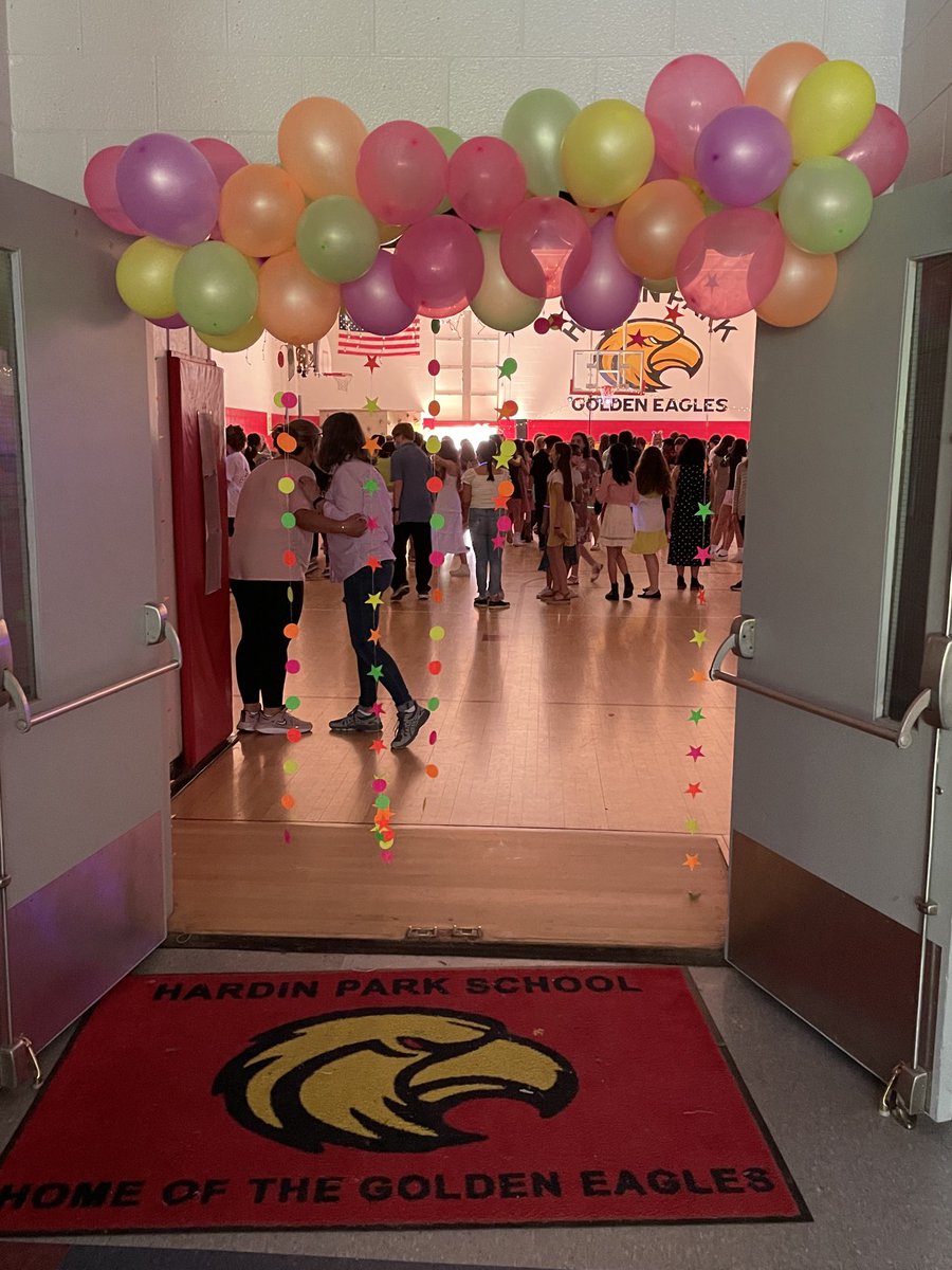 tate_teacher's tweet photo. Thank you, ⁦@HardinPark_WCS⁩ , for hosting such a fun FIRST middle school dance for my 7th grader! I was so impressed by the confidence, kindness &amp; enthusiasm of the students. You 6-8 teachers are doing an amazing job! 
⁦#wearewatauga https://t.co/I00YWyNHeU