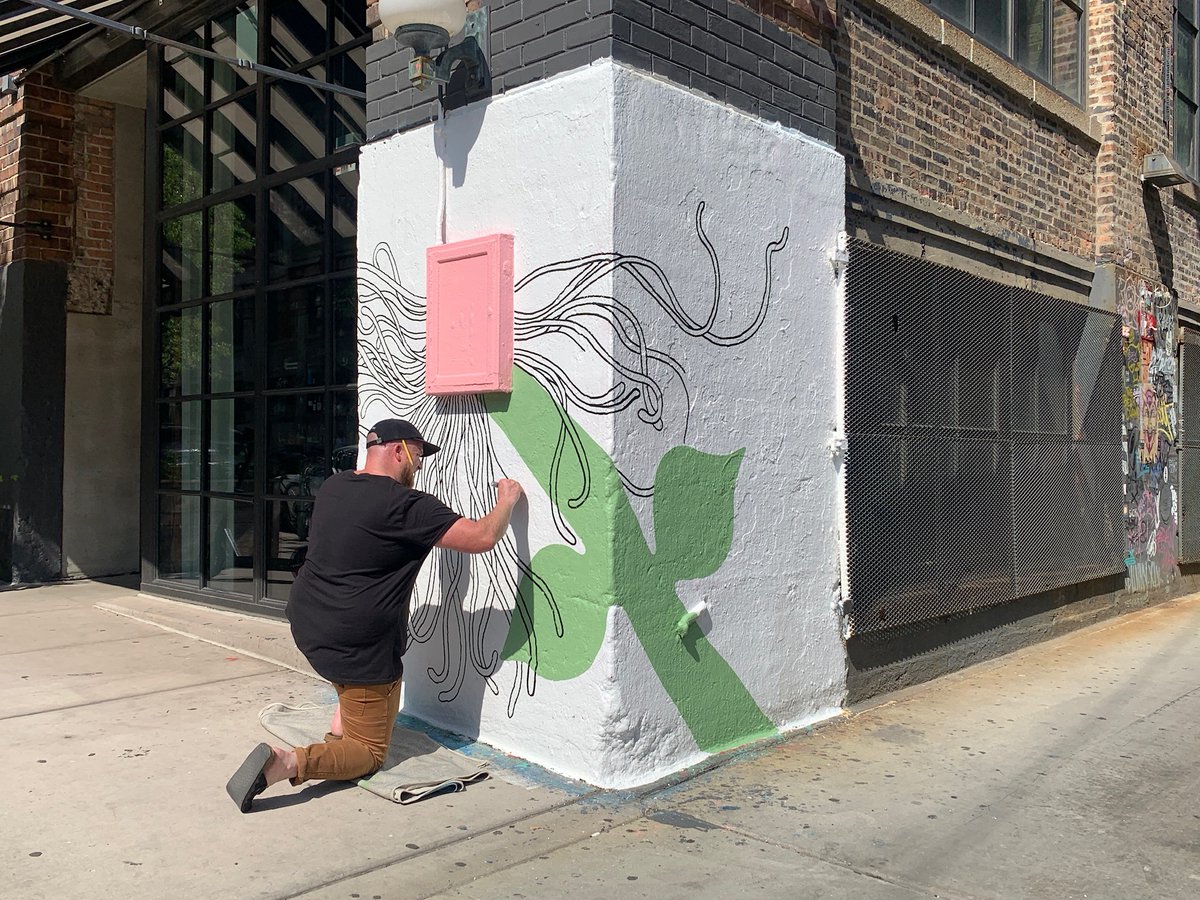threadless's tweet photo. The latest mural at our friends @SohoHouse in #Chicago is in! Huge thanks to @JesseHora for bringing this corner to life with some flower doodle action. 💪🌸 https://t.co/U4wclQ9i7X