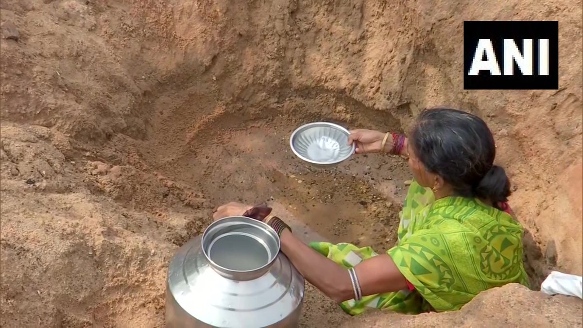 Maharashtra | People in villages of Chandrapur district dig pits to collect water as they face water scarcity

'We're living here for last 60 yrs but dearth of water remains same. Often water in pits is dirty. Politicians promise to provide water but it's yet to happen' they say