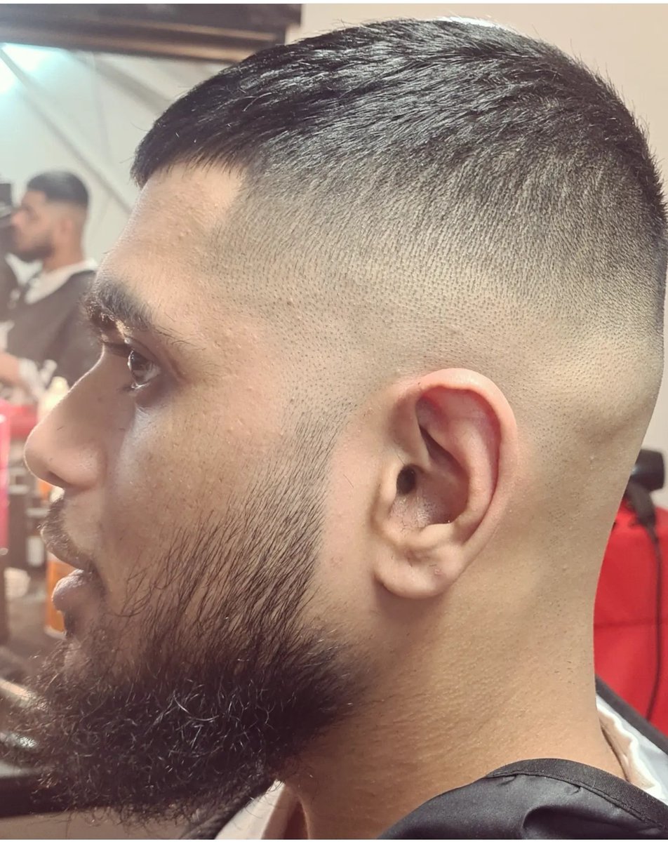 Barber Eastlondon. 07490454232 #barber #eastlondon #towerhamlets #haircut #barberservice #poplar #docklands #asian #barbershop #uk #hairstyle #follow #haircut #eastlondonbarbershop #bengali #mileend #haircutservice #localbarber #barbers #hairfade #fade #skinfade #barberlondon