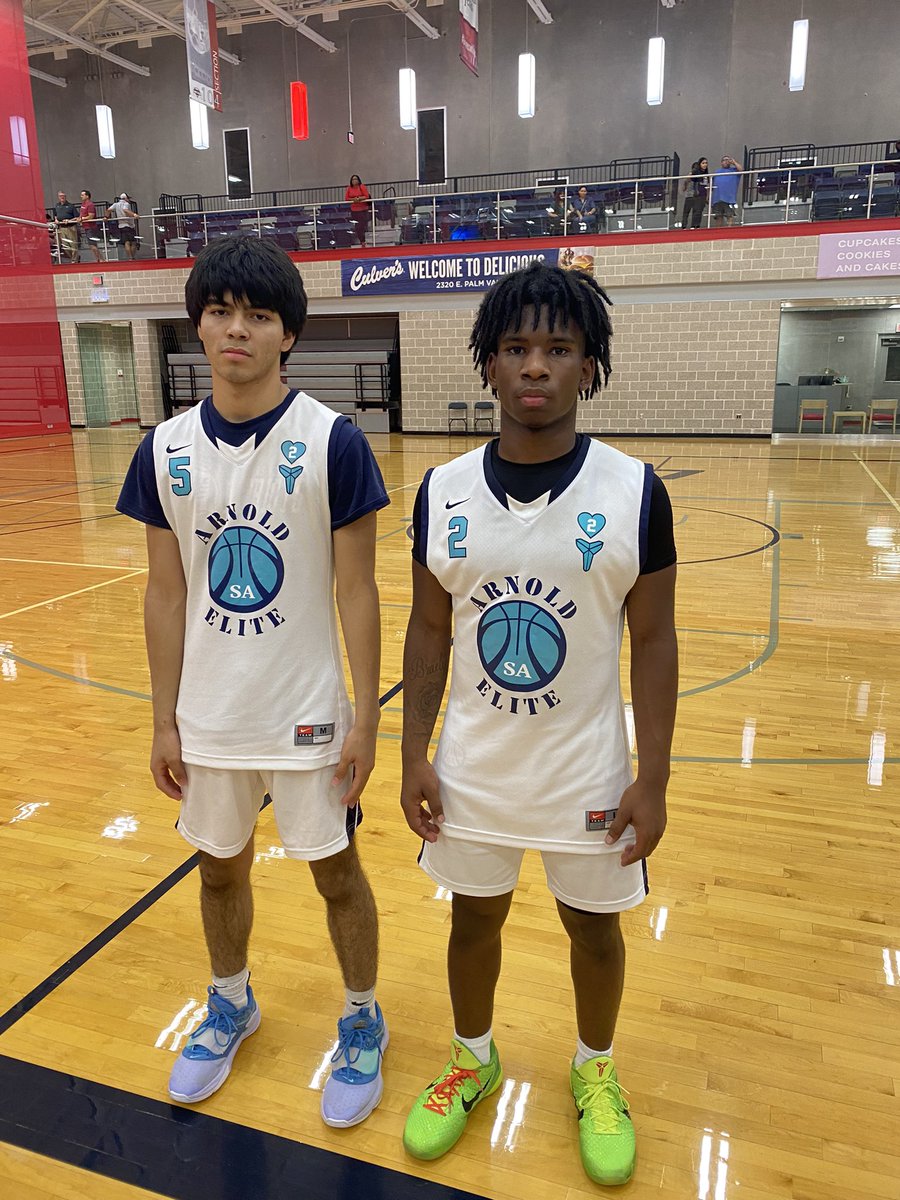 AlamoCityHoops1's tweet photo. #CenTXHoopfest Top Performer ⭐️: Donovan Gomez / @Pablo2Francis (‘23, ‘23) 

-Francis had 30 pts, got to the basket all game long &amp; knocked down his FT’s when getting to the line 
-Gomez 23 pts; 4 3’s. Can shoot it very well! 
-both carried Arnold Elite to a W.

#AlamoCityHoops https://t.co/iujMM8bXSY