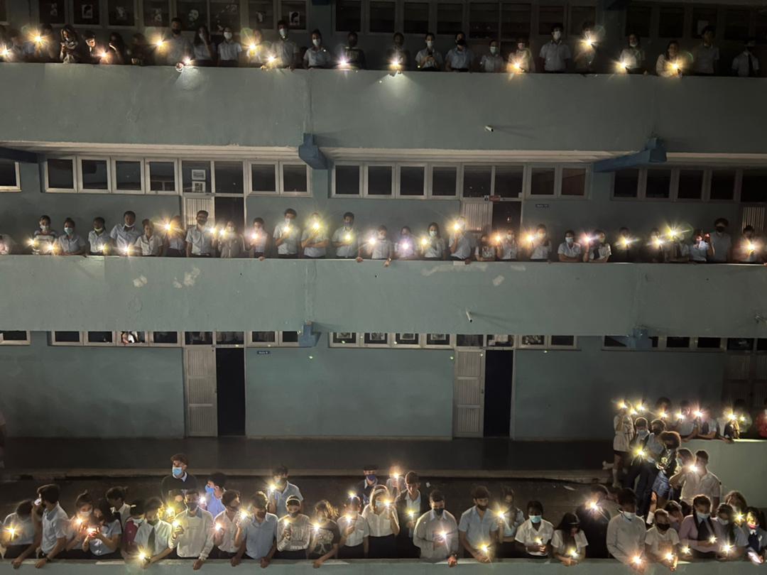 Csanova_02's tweet photo. Orgulloso de haber estudiado en el IPVCE Carlos Marx...Homenaje a las víctimas del Saratoga...
@FEEM_IPVCECM https://t.co/ZVc5d6vSxA