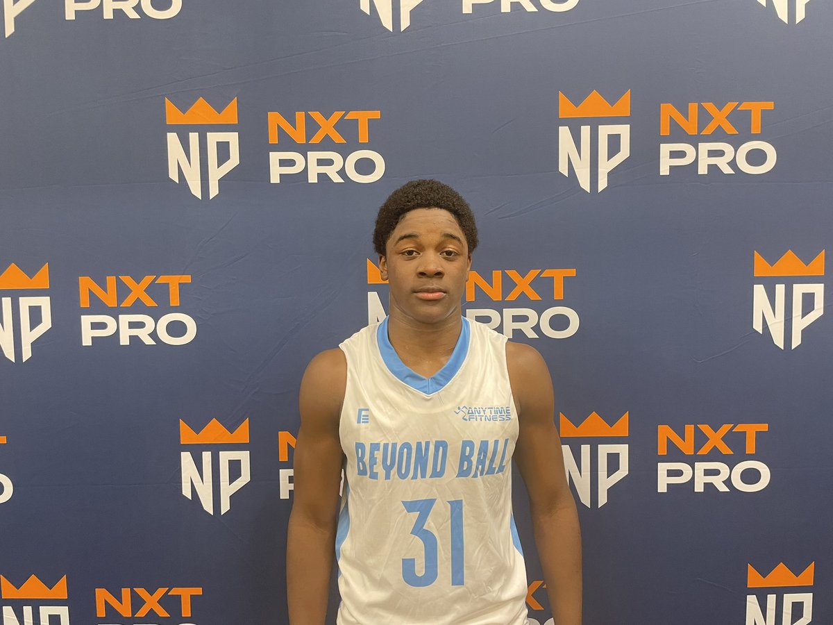‘25 G <a href="/XzavionRobinso4/">Zay Robinson</a> showed some bouncy athleticism in Lincoln’s first day of competition 

Strong, physical guard who can elevate and slam it on a defender’s head before they know it

Tight, quick handle as well as some pressuring on-ball D

@wayBeyondBall | <a href="/NxtProHoops/">NXTPRO Hoops</a>