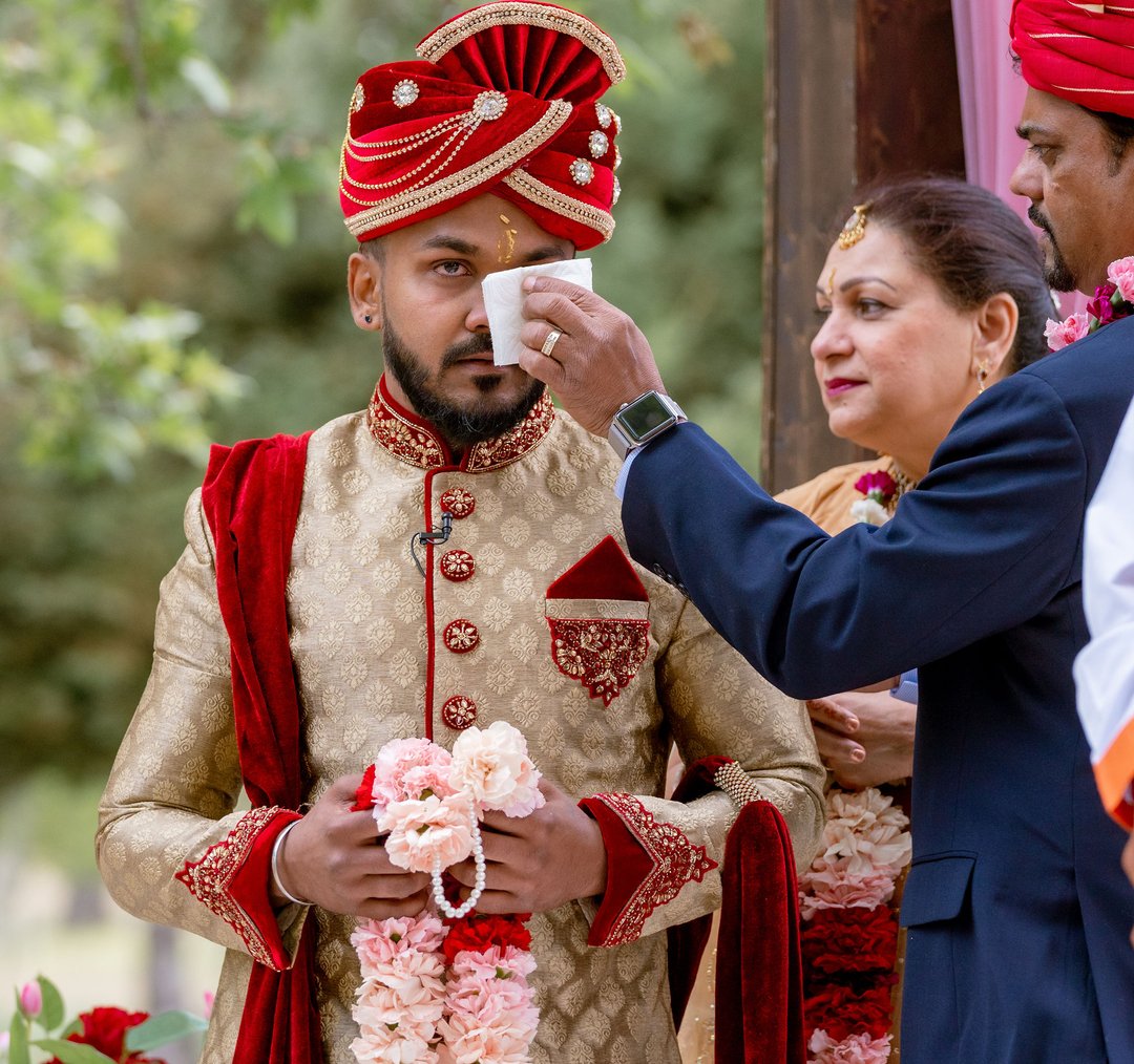 JSKPhotography's tweet photo. Weddings are a time to celebrate a momentous commitment to unconditional love
….
#jskphotography #jsklove #jskphotos #jsk #bridal #wedding #bride #indianweddingphotography #weddingphotography #indianbride #indianwedding #allthingsbridal #menswear #bridalwear #bridaljewelry #ind https://t.co/8DujyNufco