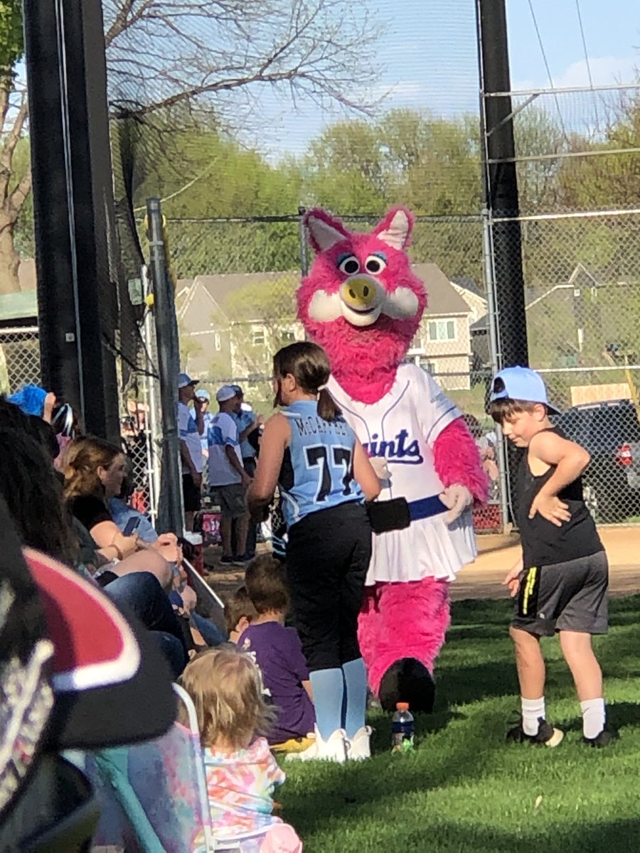 TomMustang67's tweet image. Fun evening reminiscing with @cmhoffmann21 and the @StPaulSaints at the @LFSASoftball games tonight!