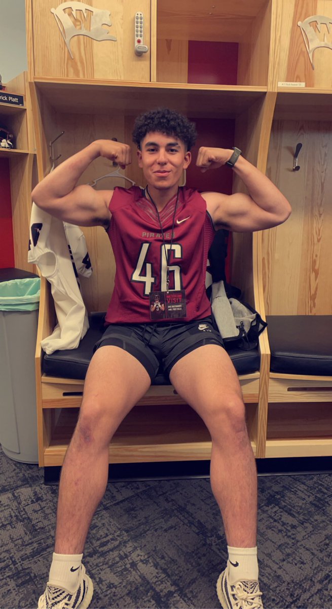 Jake E Bustamante tweet media