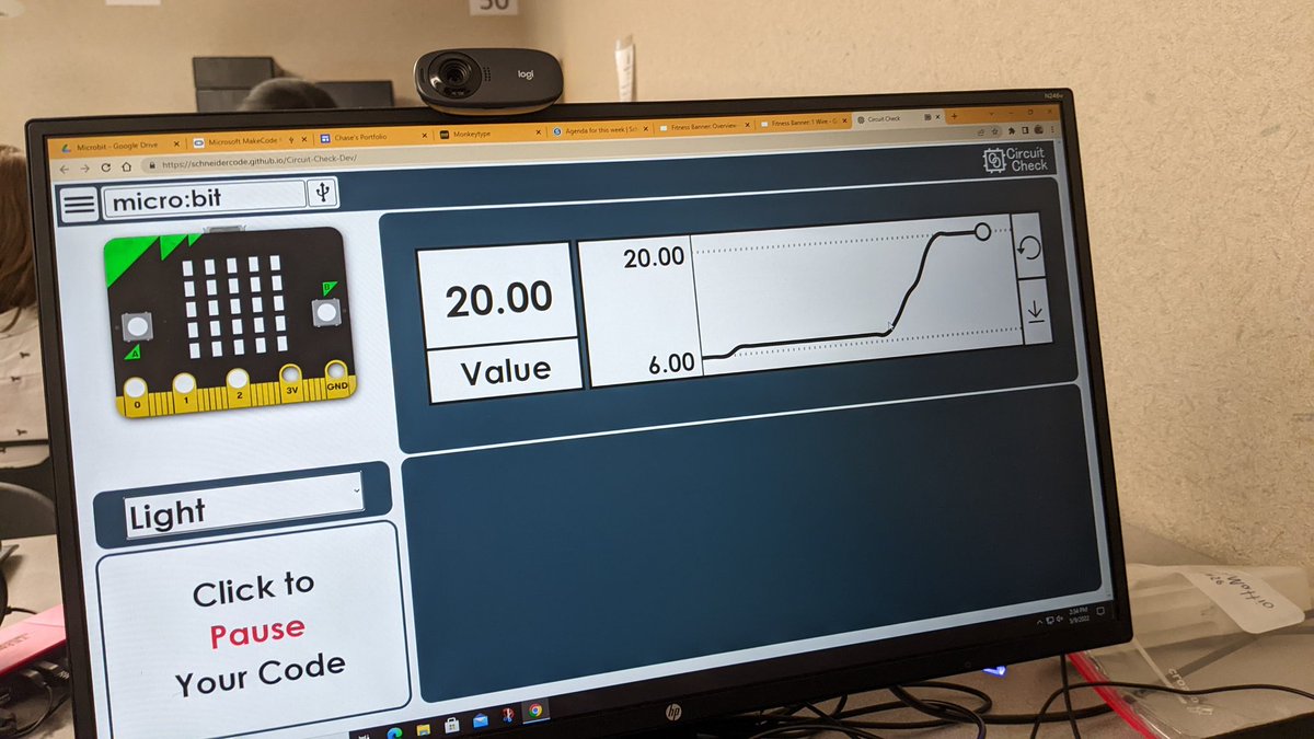 BoulderMai's tweet image. Students are using @CodeCraftCr8&apos;s debugging tools to help create a night light which will be part of our #etextile data display with the @microbit_edu @CUCraftLab @cuatlas @AltonaAP @ChrisMFrank @lacrosse_jeremy