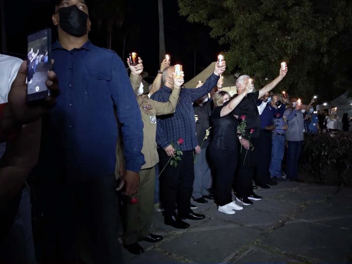 Poco antes de las nueve de la noche llegó el presidente cubano, Miguel Díaz-Canel Bermúdez, el primer ministro, Manuel Marrero Cruz, el presidente de la Asamblea Nacional, Esteban Lazo, y Salvador Valdés Mesa, vicepresidente de la República. #HotelSaratoga #FuerzaCuba #Cuba