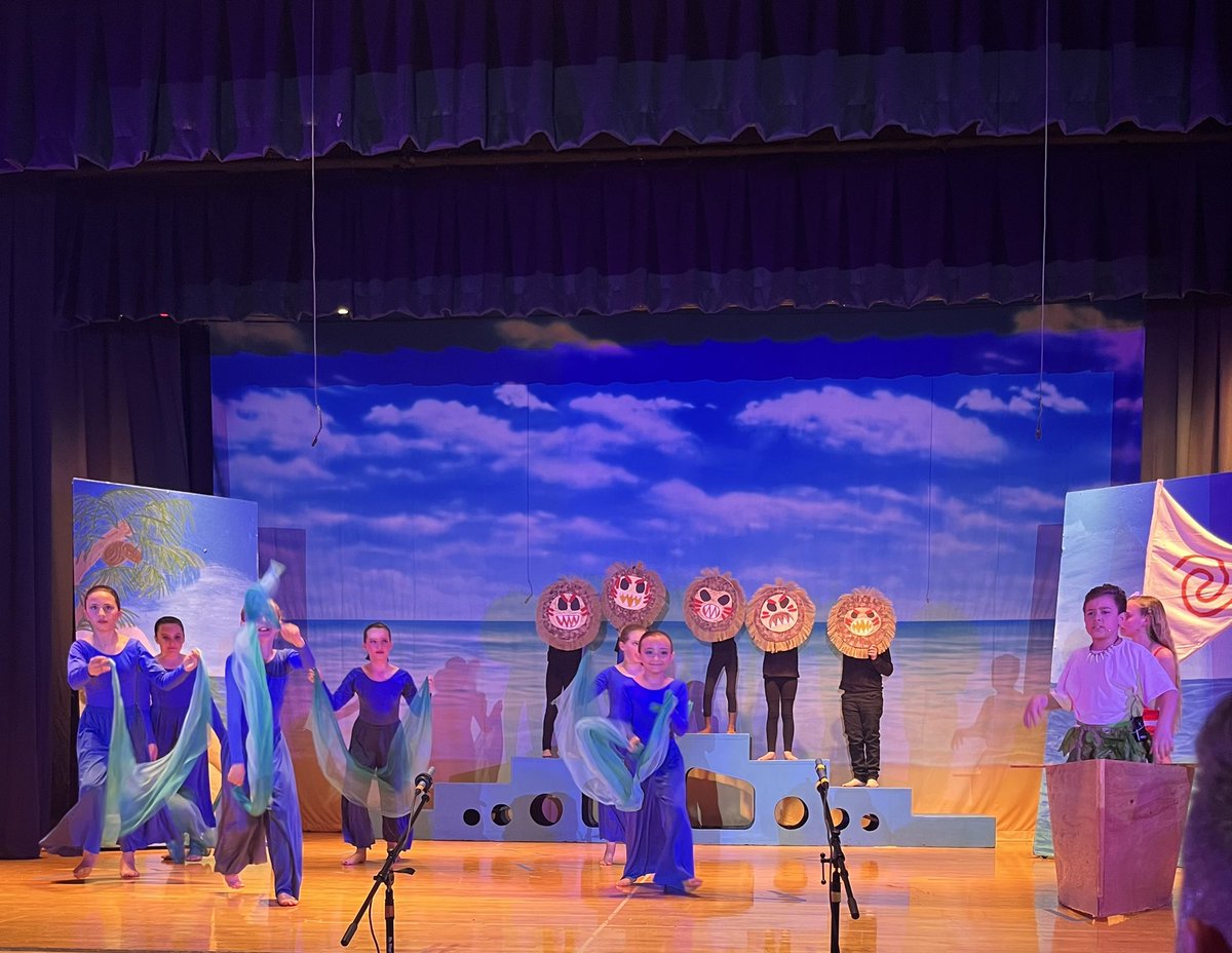 Shatekon's tweet photo. The Shatekon Drama Club does it again! The best production of Moana with a live audience. Bravo to the cast and crew!!! https://t.co/m4CP15okTs