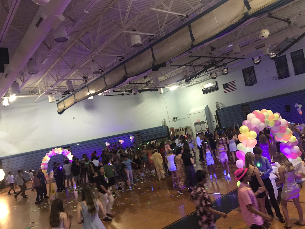 flaedugator's tweet photo. Class Night. 
Glow Party...Come as you are. It was a hit! 💙🦈
#AlwaysSharkWeek https://t.co/cOjTAbRNsd