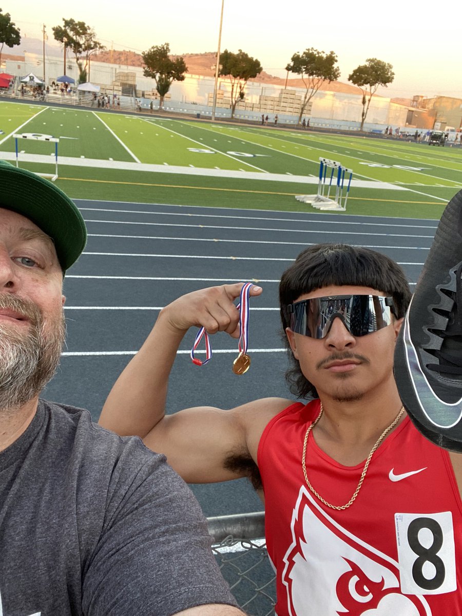 Congrats to <a href="/davidorozco__/">Dävïd 💫</a> in his D3 Valley Championship in the 400!!!!!