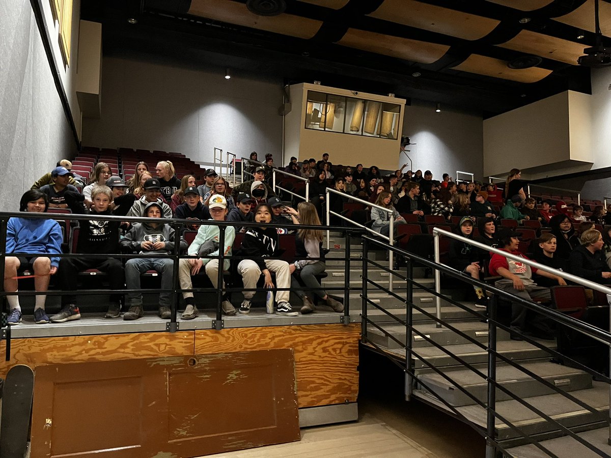 TessRileyVP's tweet photo. We took seven grade 7 classes to see the Cariboo Fiddlers dress rehearsal today. It was SO good and even more the grade 7s who haven’t ever collectively been together were exceptionally well behaved. Such an lovely way to end a Friday! 🥰 #lcsslearns #MusicEducation @SD27_CC https://t.co/ajz7SWUa5f