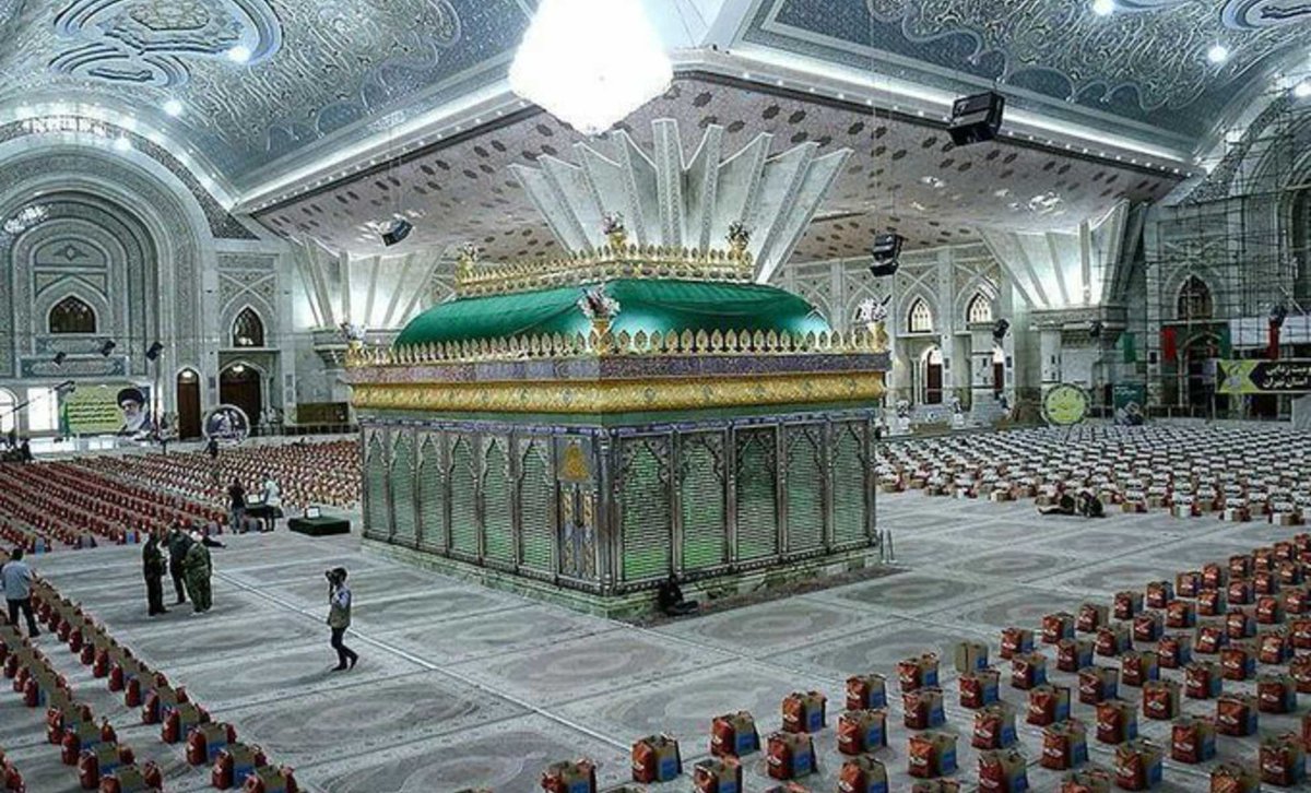 قبر و قبر
قبر خليفة بن زايد آل نهيّان
و قبر خميني دجّال إيران ...!!🤔