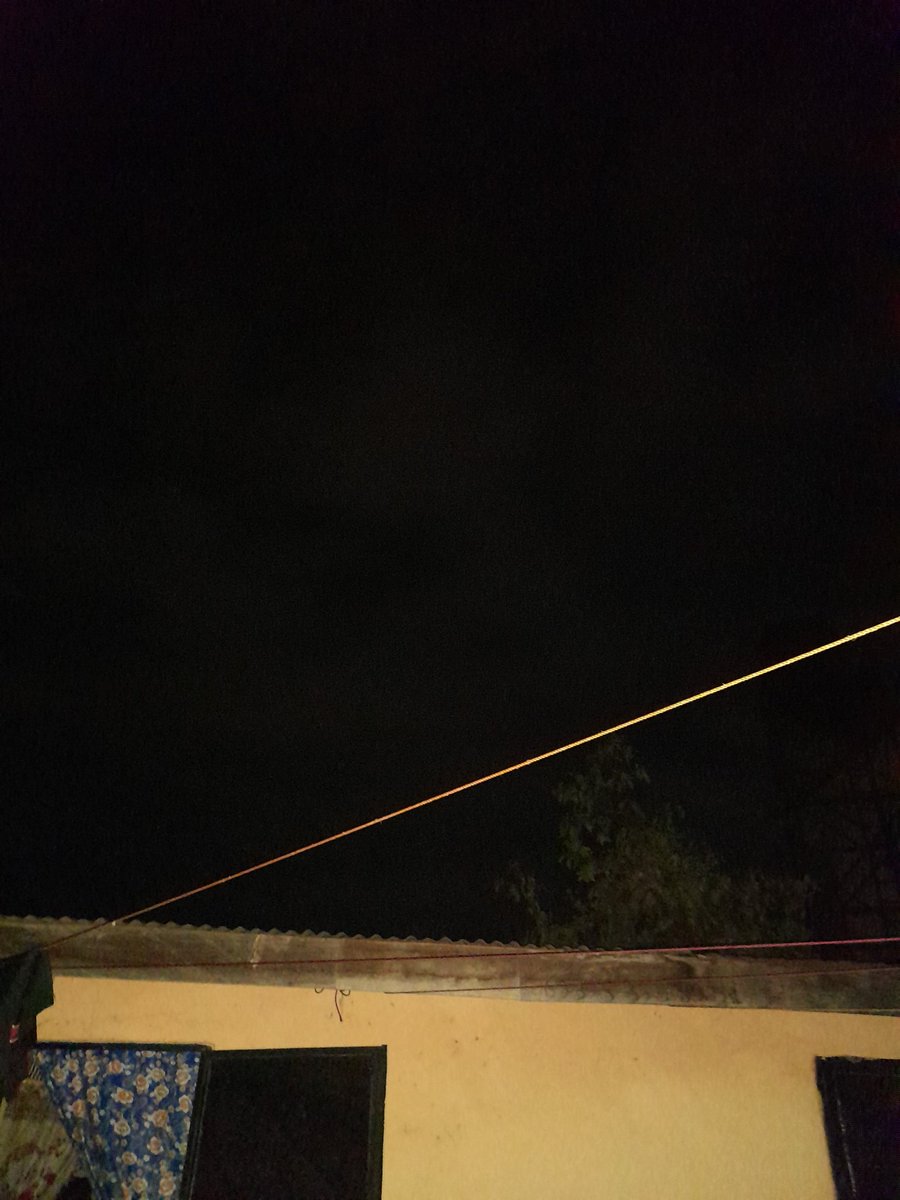 Colonel Doumbouya Laye Mady🤔 Conakry dans Noir depuis hier nuit et transition mandat mara donc prend racoursi yoh