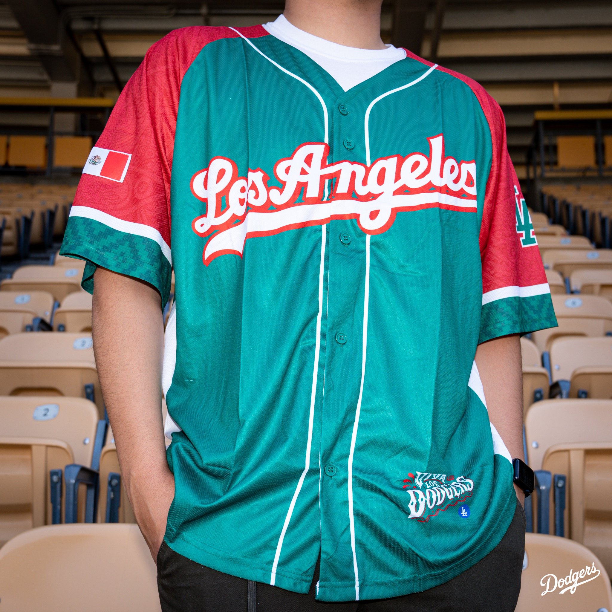 Dodgers Mexico jersey 5/8 from MEXICAN HERITAGE NIGHT SIZE Large for Sale  in Huntington Park, CA - OfferUp