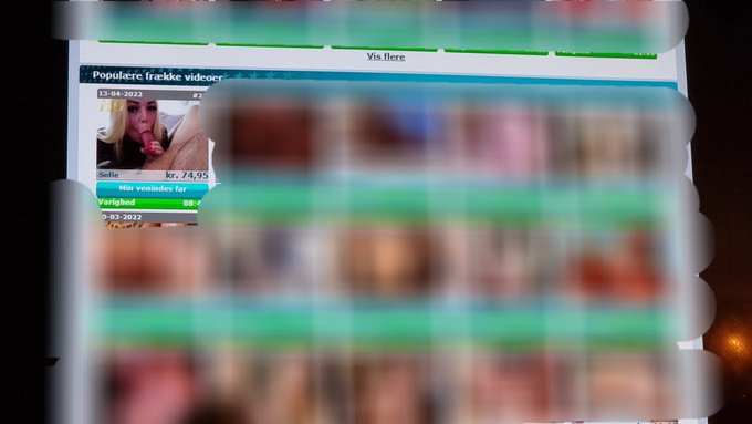 Hey twitter! Min venindes far filmen ligger nu nr 1 over mest popul&aelig;re videoer p&aring; @DKWebcamdk 😍 Har du<a href="/tag/excited"class="tags"><span>#excited</span></a><a href="/tag/turnedon"class="tags"><span>#turnedon</span></a><a href="/tag/domsub"class="tags"><span>#domsub</span></a><a href="/tag/nocontrole"class="tags"><span>#nocontrole</span></a>