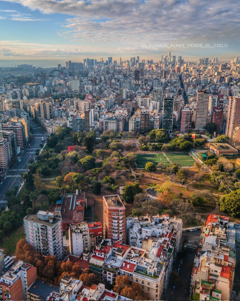 🌲 PARQUE LAS HERAS

📌 Entre las calles Las Heras y Coronel Díaz se encuentra un predio que ocupa aproximadamente 12 hectáreas y es uno de los pulmones verdes más importantes y visitados de la Ciudad de Buenos Aires.

🚶‍♀️Es un lugar muy concurrido por los habitantes de la zona.