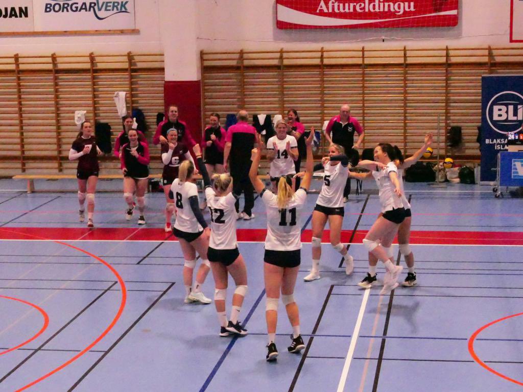 SWNT_volleyball's tweet photo. Incredible 3-1 win for 🏴󠁧󠁢󠁳󠁣󠁴󠁿SCOTLAND vs 🇮🇸ICELAND tonight! The team are delighted! But its time to rest and recharge for tomorrows match against 🇫🇴FAROE ISLANDS who beat 🇮🇪IRELAND tonight. @ZeonTeamwear @ScotWomenSport @WSNet_SCO @WomensSport @scottishvb https://t.co/XCesTlUunv