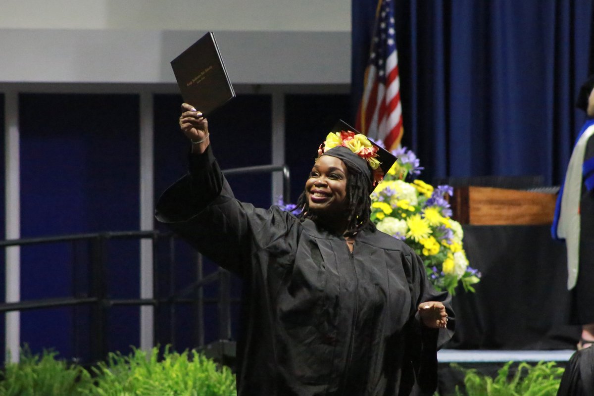 GaSouthwestern's tweet photo. Happy graduation day! We're so thankful that we were able to celebrate our Spring 2022 graduates today. It's been quite the journey, but these students have worked hard and truly persevered to earn their degrees. Congratulations, Hurricanes! π #GSWgrad https://t.co/IDxlMvPKei