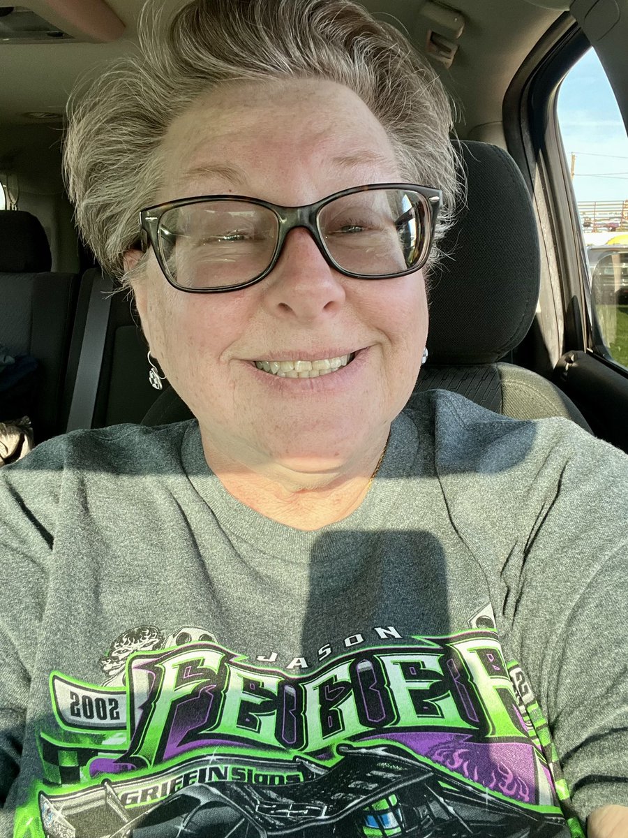 khifan's tweet photo. Had a couple little kids come up to me when I was in the stands earlier say βHey! I like your shirt!β @jasonfeger25 #ILSpeedweek @FarmerCityRacin https://t.co/YaSN8bubj9