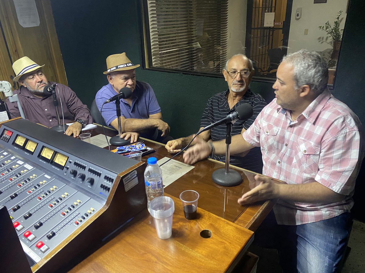 JackieSierra05's tweet photo. Esta tarde hablando de los proyectos, para hacer buenas producciones cinematográficas en Jarabacoa. Una gran alianza con Hassan Morales y Belele, desde Cuba para Jarabacoa. @RogelioGenao @RogelioGenaoLz @luisabinader @MiculturaRD @MilagrosGermanO #Jarabacoaescine. https://t.co/cdnONR3Bam
