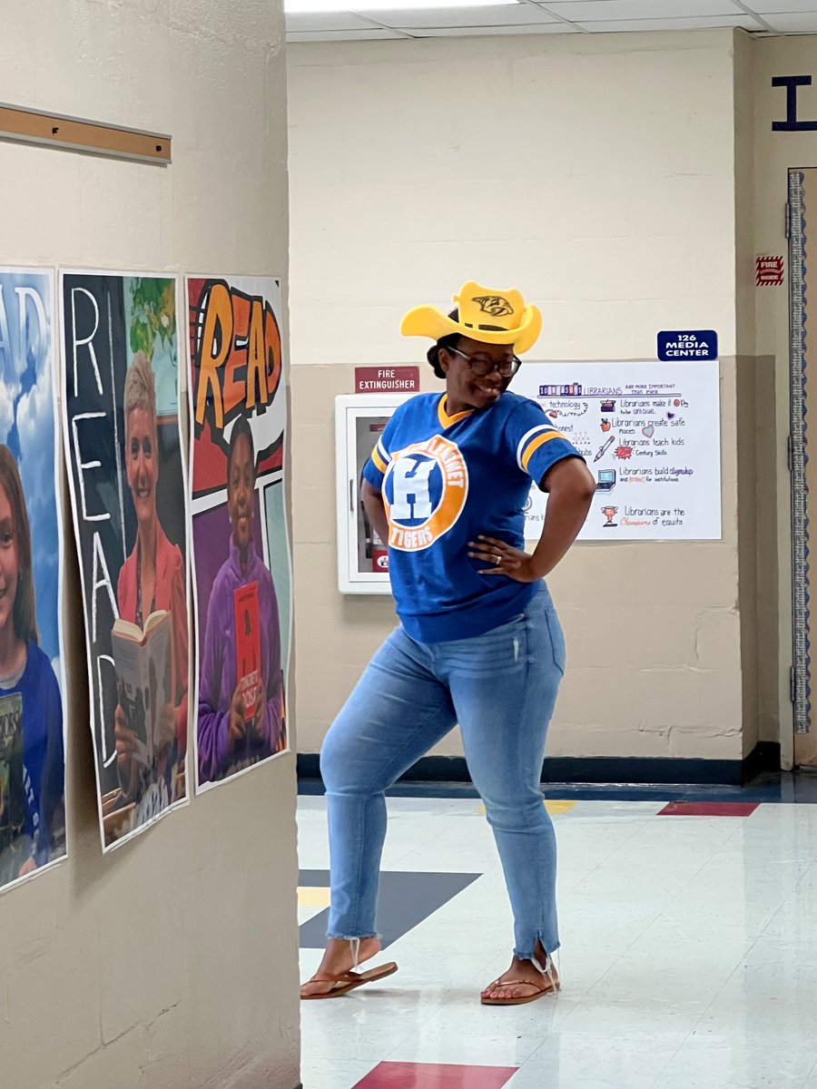 Head Magnet Middle School tweet media