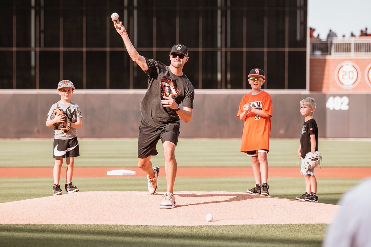 OSUBaseball's tweet photo. Simply one of the greatest Cowboys to ever do it.

Welcome home, @jordy_mercer 🧡

#OurStandard I #GoPokes https://t.co/p8eamDbhBp