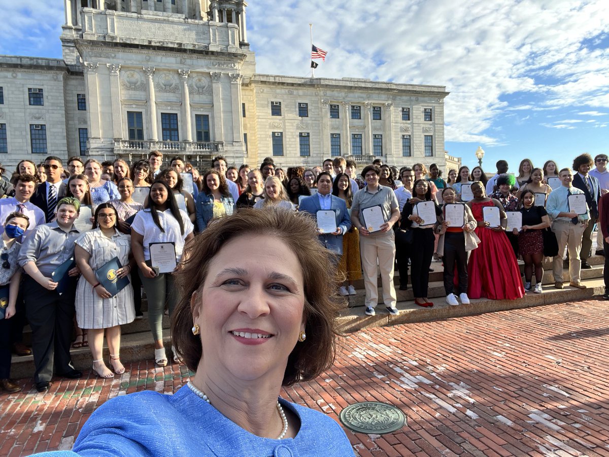 NellieGorbea's tweet photo. Favorite selfie this week- with our 2022 Civic Leaders!! Our future is bright! #GoRhodeIsland https://t.co/06roMSJIy6