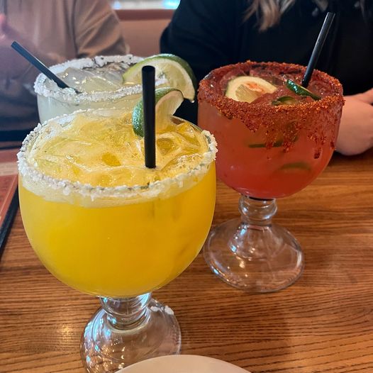 ChefPointCafe's tweet photo. Cheers to the weekend! What's your go-to drink at Chef Point? 🍹
📸: Liz M. via Google
#brunch #foodnetwork #margarita #bloodymary #bestrestauarnt #bestbrunch #chefpoint #brunchspot #happyhour https://t.co/axpSoWUQLG