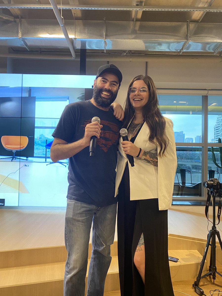 danvitoriano's tweet photo. No #wonderTech da @WonderWanny aqui na @ZupInnovation com minhas bests/sócias @seescrevekeit @elasprogramam @van_riboldi https://t.co/oF1d6foexH