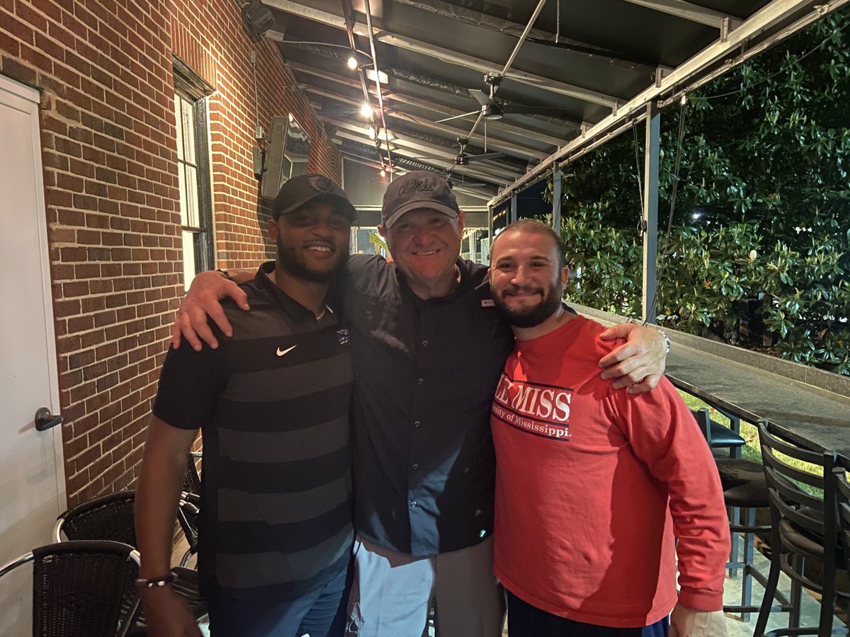 mikefitz71's tweet photo. ❤️😎💙
👇
Hey Sugar Shane & Michael B,
I am so Proud of you both.
Great Kids, Great Teammates & now Great Coaches.
Tough Times Don’t Last,Tough People Do!
Coach Mike
#ComeToTheSip
@Coach_Shugg
@michael_bianco1
@MT_FB
#EffectChange
#Leaders👊 https://t.co/2fgiiNpSYz