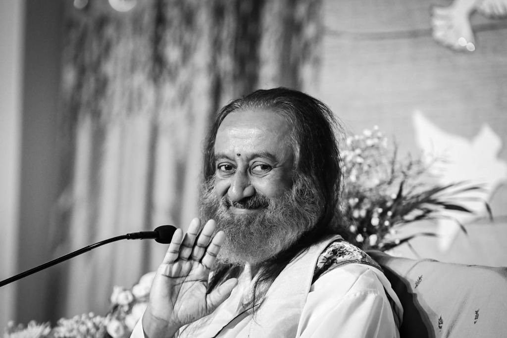 Bhanujgd's tweet photo. When the Guru speaks, wisdom flows; What millions of hearts seek, He knows;
In His very presence, life glows! What more can one ask for?? Ever grateful for this special day! #TeraMay #HappyBirthdayGurudev @SriSri https://t.co/W9ZQOBkUqF