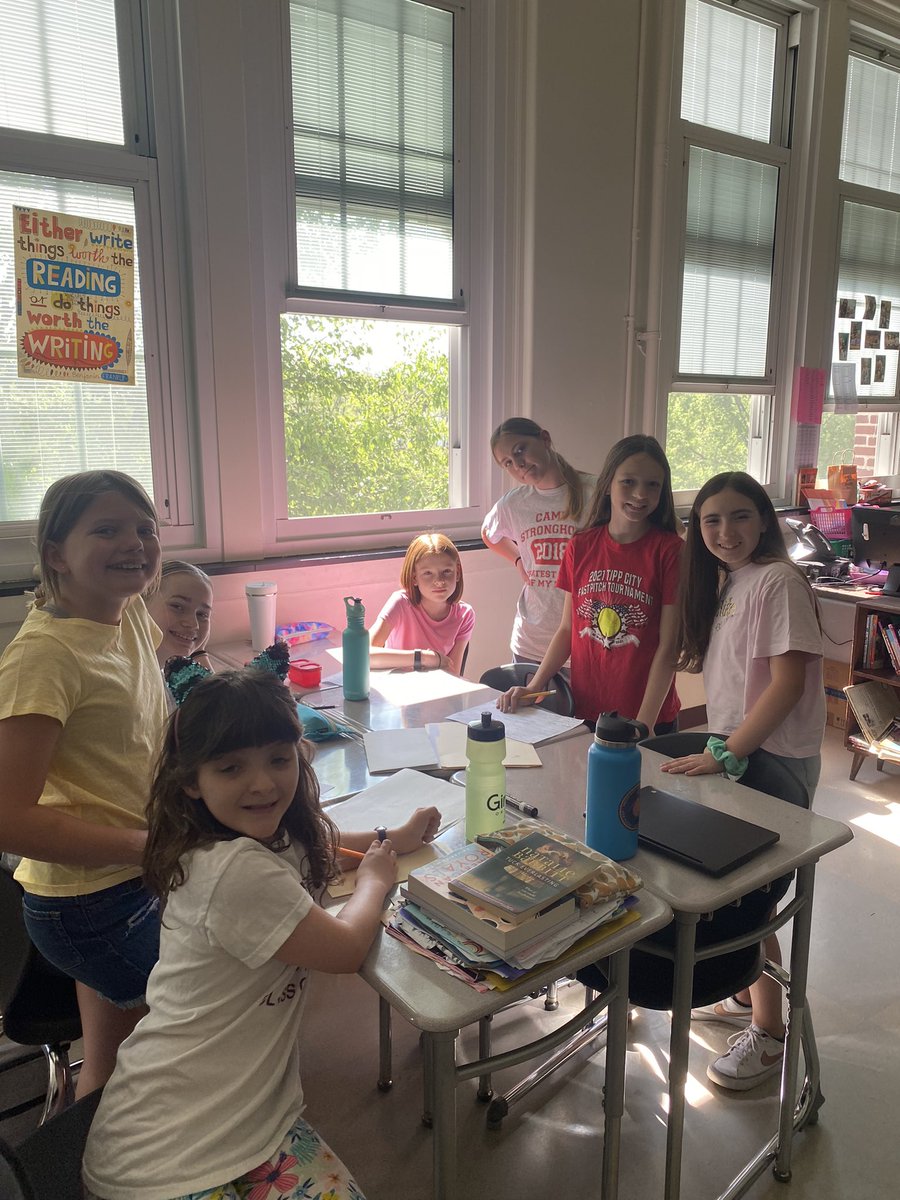 Megan Riva tweet media