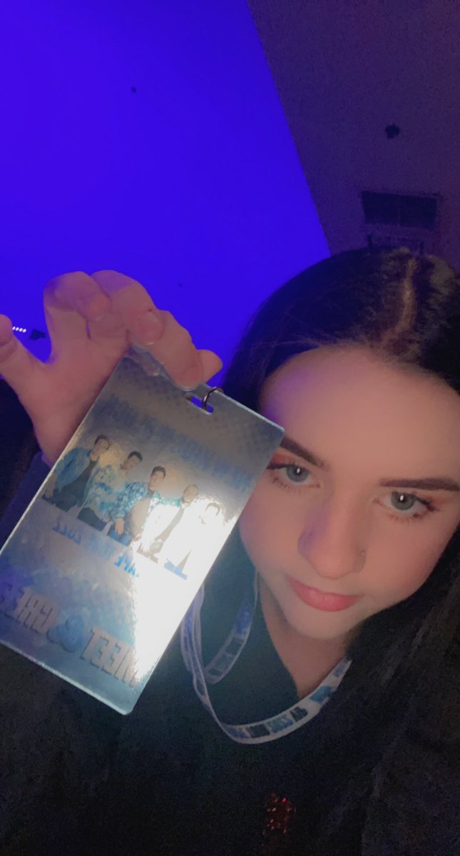 Here’s to FINALLY getting to hug my uncle again after the longest wait (ft my derp photo) <a href="/DonnieWahlberg/">Donnie Wahlberg</a> <a href="/NKOTB/">New Kids on the Block</a> #NKOTBMixtapeTour