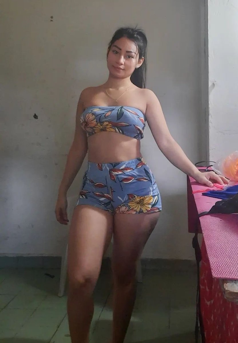 10bbEsmeralda's tweet photo. 1 o 2 papi?😍 empezando el día bebes🤭😈📽 dm

Rt y MG❤️ https://t.co/CdGqimnvUc