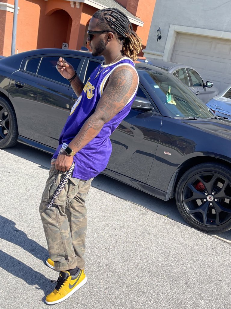 Parlayy_2's tweet photo. III.XXVI.MCMXCVIII 🤴🏾📿 https://t.co/lfDh1TE70e