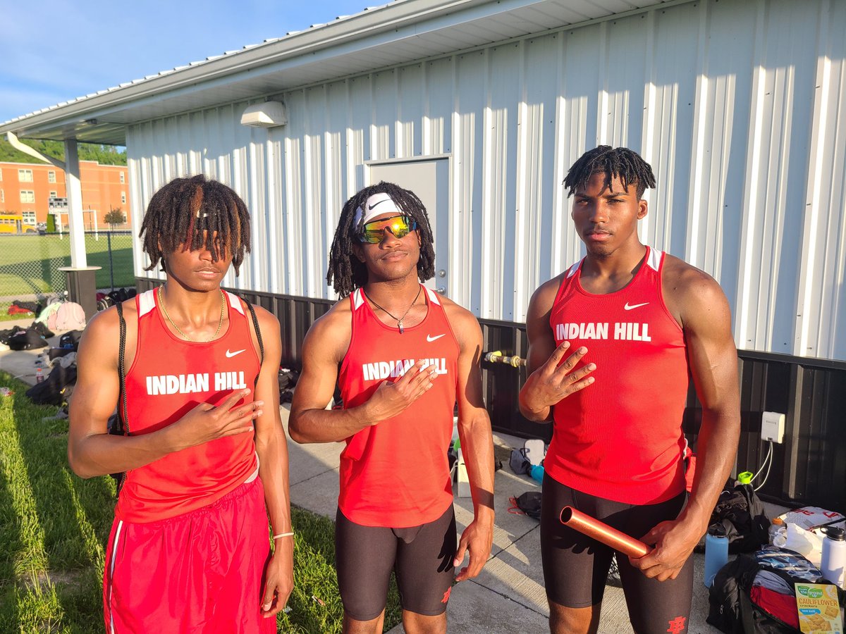 IH_TracknField's tweet photo. Some of our awesome 1st place finishers at CHLs! Cerrious B. 400m, Dwight G. 100m, and Antwan P. long jump. Way to work hard guys! @ihbravesad #letsmoooove https://t.co/7ZigYbXtDU