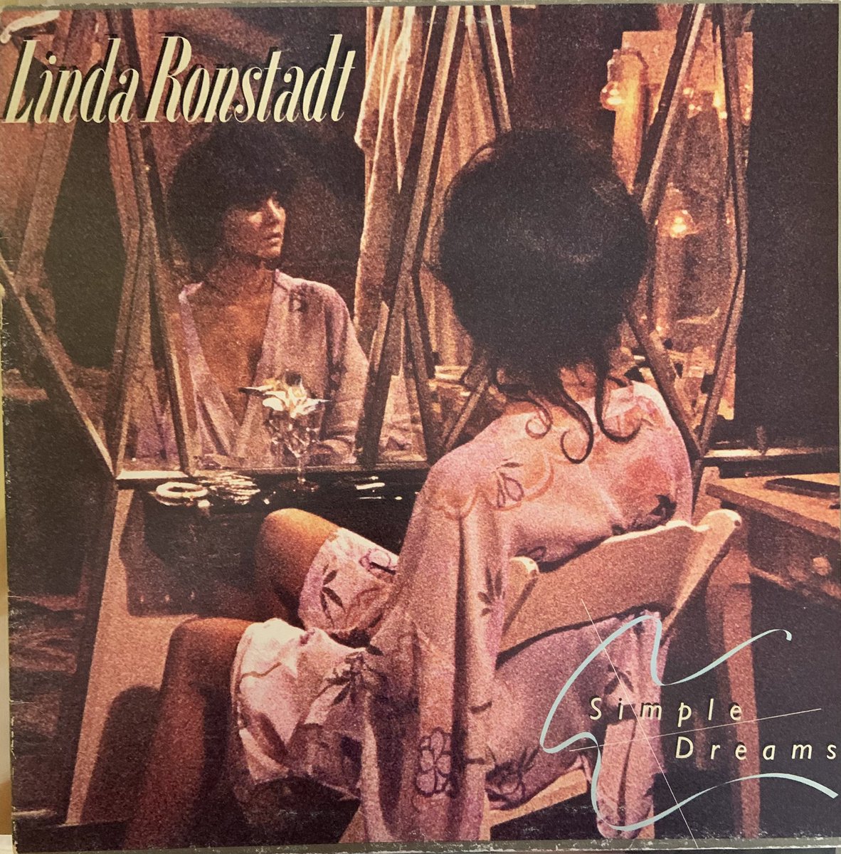 BernardZuel's tweet photo. It seems so easy, so easy. #morningpop #saturdayvinyl #lindaronstadt #simpledreams #redeyerecords https://t.co/k6UOkTRxkZ