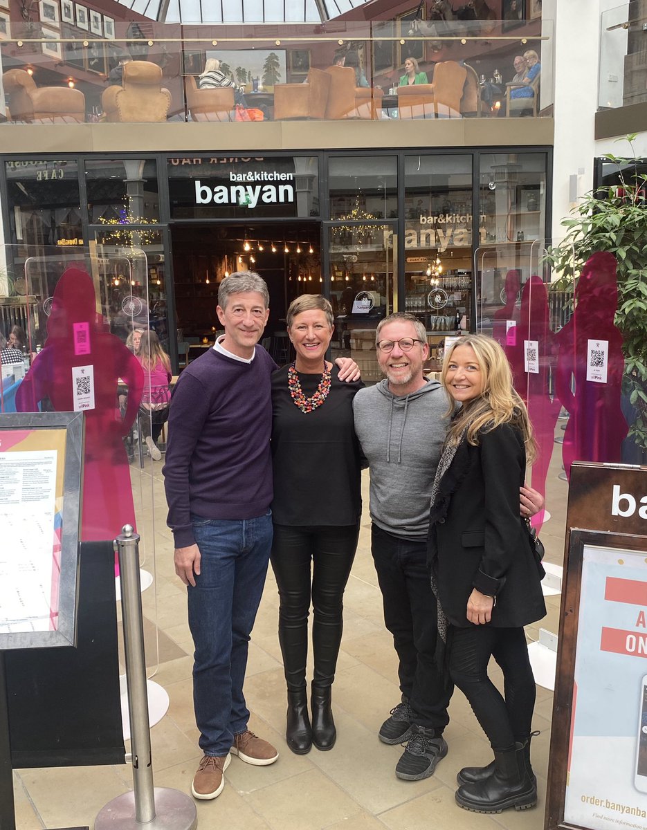 🧵👇🏼
Fab turn out for the #DarkerPink campaign Thursday night at the @cornexchangeMAN with drinks &amp; nibbles from <a href="/BanyanTreeMcr/">The Banyan Tree</a> thank you so much Kerry for your support! 1/5