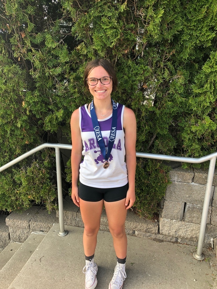 arcolaJRSR's tweet photo. Jaiden Miller placed 4th in the 7th grade long jump at the IESA state track meet. Her jump of 14-10.5 was her best of the season. Great Job Jaiden! https://t.co/n4LuE56ySC