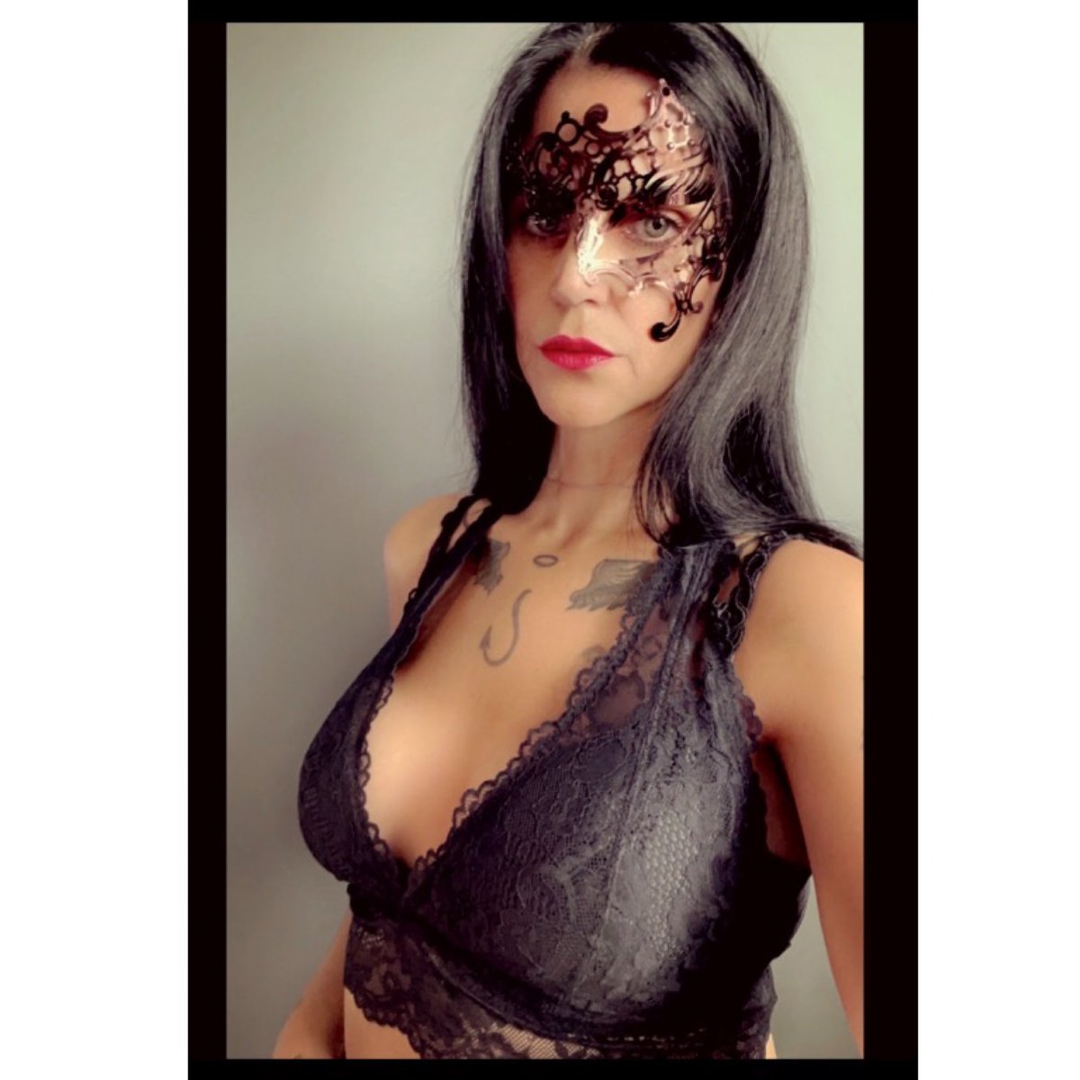 TraceyAC80's tweet photo. @SavageXFenty #SavagexFenty #SavageXAmbassador #savagex #Dress #2022SS #savagex #Scotland #model #Dior #diorrouge999 ❤️‍🔥#Perfume #FetchYourBody2022 https://t.co/xIdckDkprk